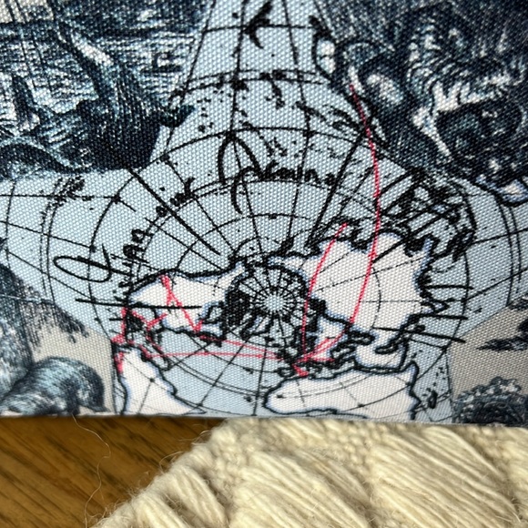 NWOT DIOR Beauty Vanity Case With Mirror Around The World Motif 2024 - Picture 5 of 8